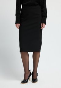 Unausgewählt, Black