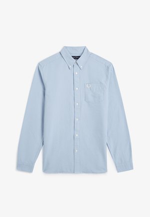 Camicia azzurro chiaro a maniche lunghe con bottoni e colletto abbottonato, taschino sul petto con logo ricamato bianco.