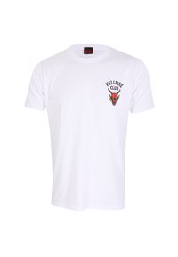 Bílý bavlněný tričko s krátkým rukávem, na levé straně hrudi s potiskem „Hellfire Club“ v červené a černé barvě. Klasický design s kulatým výstřihem.