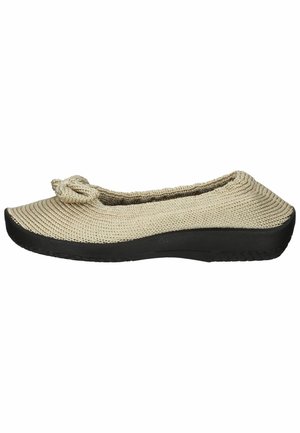 Slip-ons - beige