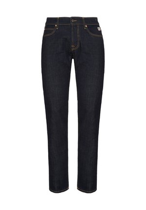 Jeans blu scuro a gamba dritta con tasche frontali, chiusura con bottoni e cuciture arancioni su sfondo bianco.