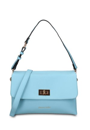 Lichtblauwe leren schoudertas met verstelbare riem en goudkleurige rechthoekige sluiting op de voorflap.