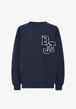 Felpa blu navy con colletto e polsini a coste, caratterizzata da testo ricamato "BALL JEANS THE BT" sul davanti. Tessuto in morbido cotone.