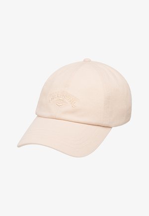 Baseballpet in licht perzikkleurig katoen met geborduurd logo op de voorkant, gebogen klep en naadloos ontwerp van de kroon. Gerafeld stofafwerking.