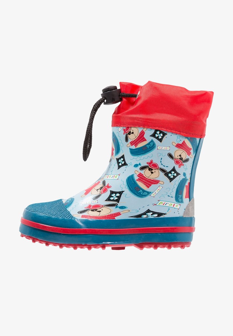 Botte de pluie imperméable pour enfant avec manchette rouge, semelle bleue et motif de chien pirate, équipée d'un cordon de serrage noir en haut.