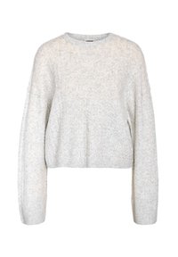 Pull gris clair en maille avec col rond, manches longues et poignets côtelés, présentant un motif texturé doux.