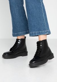 Miss Selfridge Botines bajos - black