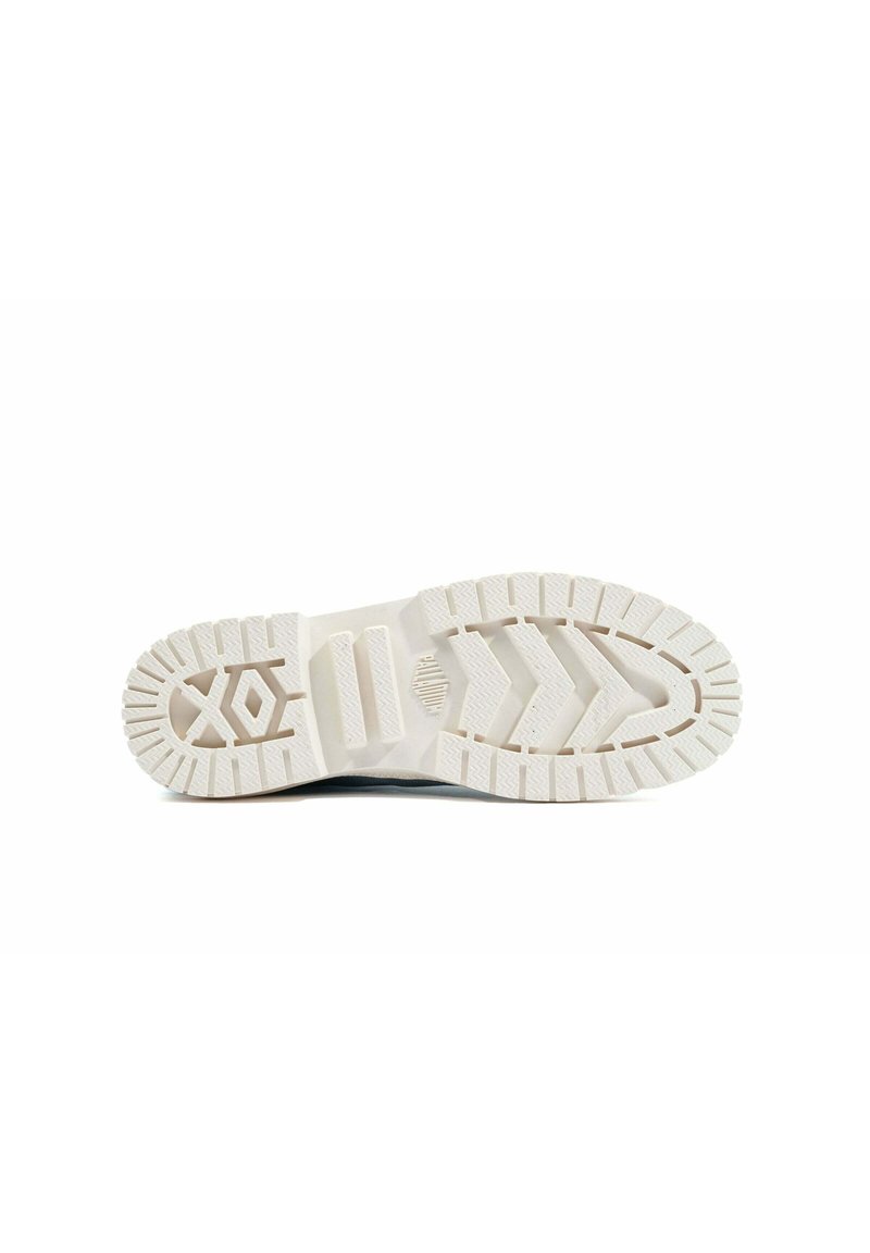 Scarpe Palladium Pampa SP20 Hi CVS Unisex: Tela Lavata Morbida E Suola Leggera TPR