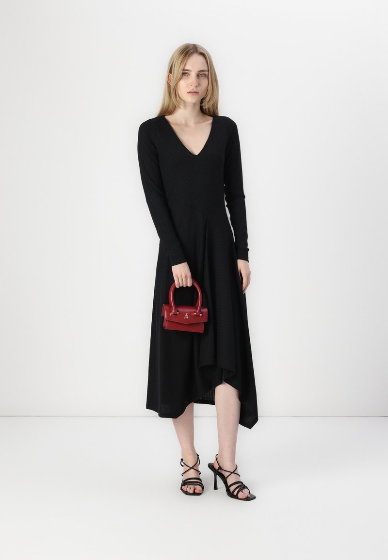 Robe Pull DKNY Noire Sans Manches - Col Tortue, Taille M/L, Occasion Très Bon état