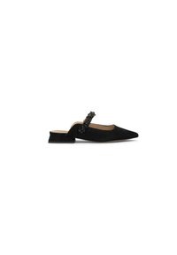 Mule in suede nero con punta affilata e tacco basso a blocco. Presenta una fascia decorativa con dettagli testurizzati. Design minimalista, finitura liscia.