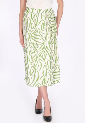 - Spódnica trapezowa