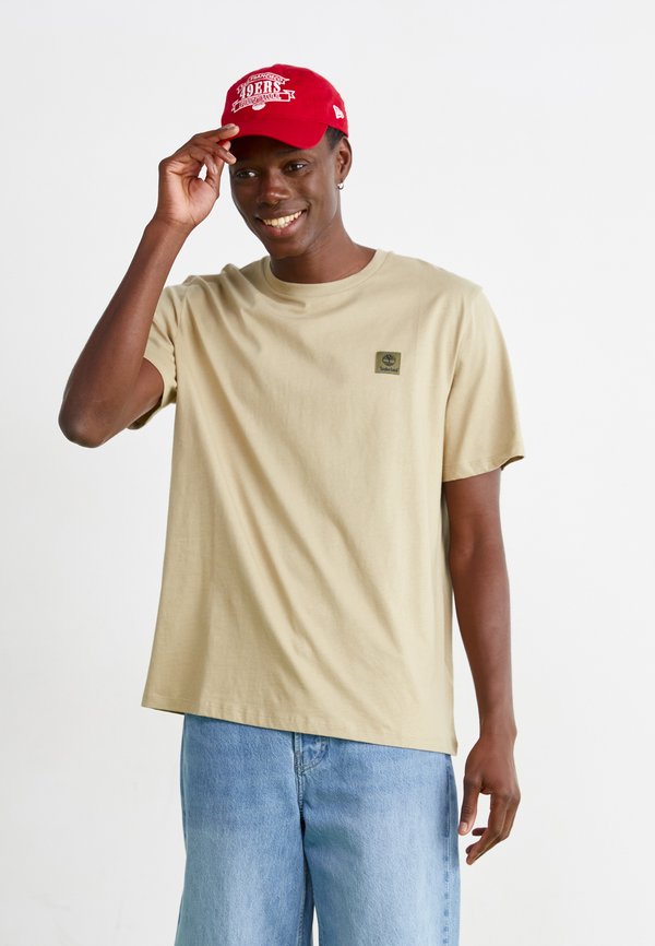 SHORT SLEEVE BADGE TEE - Basic T-shirt - lemon pepper2