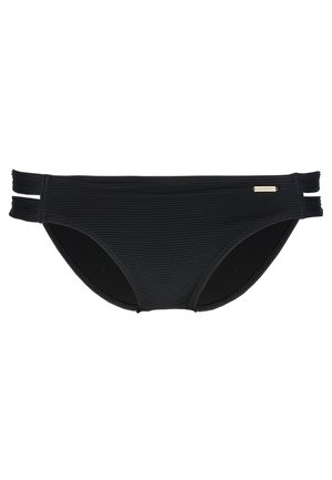 Slip bikini nera con texture a coste, design a vita bassa e due fascia laterali. Accentazione con logo dorato sulla parte anteriore.