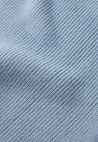 Calvin Klein CHUNKY SCARF - Eșarfă - blue cloud