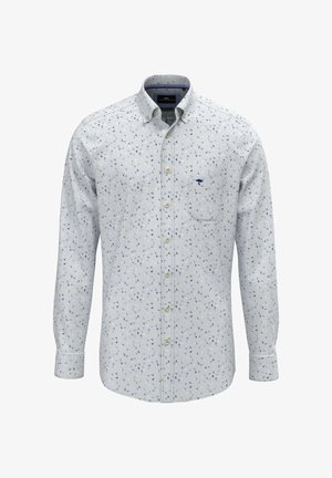 Weißes Hemd mit langen Ärmeln und Knöpfen, mit kleinem blau-grauem abstraktem Muster, Brusttasche mit einem kleinen blau bestickten Logo.