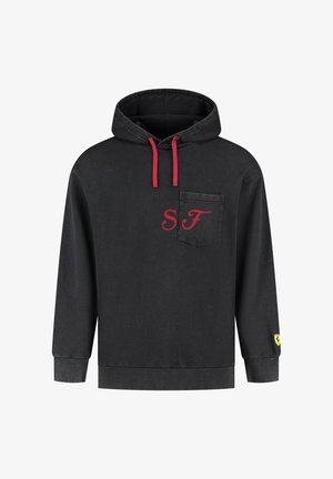 Czarna bawełniana bluza z kapturem z czerwonymi sznurkami, przednią kieszenią i haftem "SF". Na rękawie znajduje się logo Ferrari.