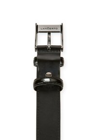 Czarny skórzany pasek z klamrą metalową w kolorze srebrnym. Klamra ma wytłoczoną nazwę marki "LANCERTO". Gładka tekstura, elegancki design.