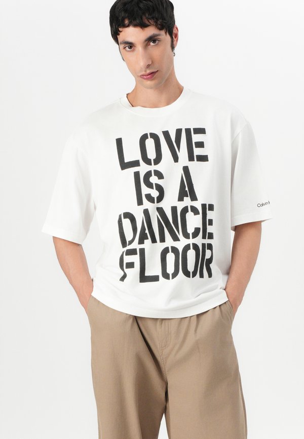 PRIDE MARC HUNDLEY LOVE DANCE FLOOR UNISEX - Print T-shirt2