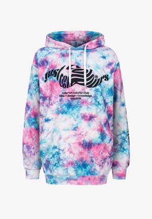 Barevná mikina s kapucí v technice tie-dye, která kombinuje růžové, modré a bílé odstíny, s černým logem na přední straně a přední kapsou.