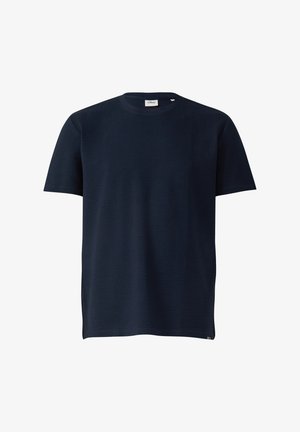 Granatowy t-shirt z krótkim rękawem i okrągłym dekoltem, wykonany z subtelnie fakturowanej tkaniny z małą metką marki przy kołnierzu.