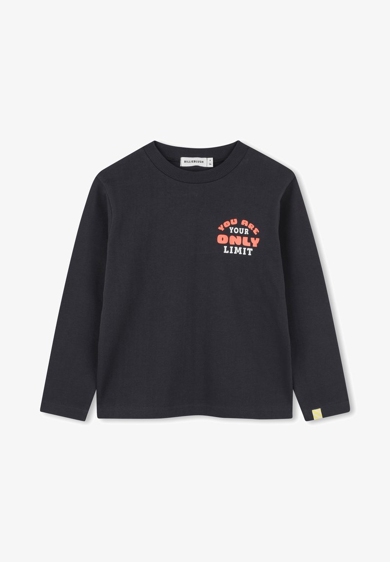 Zwarte longsleeve crewneck shirt met "JE BENT JE ENIGE GRENZEN" bedrukt in oranje en wit op de bovenste linkerborst.