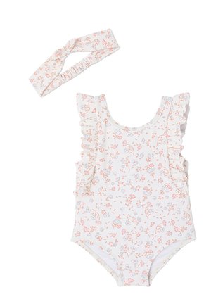 Weißer Baby-Badeanzug mit rosa und blauem Blumenmuster und Rüschen an den Schultern, kombiniert mit einem passenden elastischen Haarband aus Stoff.