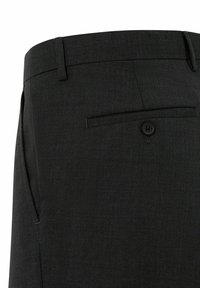 Dunkelgraue formelle Hose mit glatter Textur, flachem Frontdesign, Gürtelschlaufen und einer einzelnen Gesäßtasche mit schwarzem Knopfdetail.