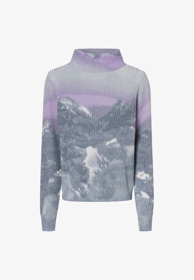 Rippstrickpullover mit hohem Kragen, ausgestattet mit einem Berglandschaftsmuster in Grautönen und Violett, gefertigt aus weichem Strickmaterial.
