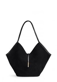 Melnas zamšādas somiņa ar V formas dizainu, plakaniem rokturiem un zelta akcentu rāvējslēdzējam. Mīksta tekstūra, minimālisma stils un nav redzamu metālizstrādājumu.