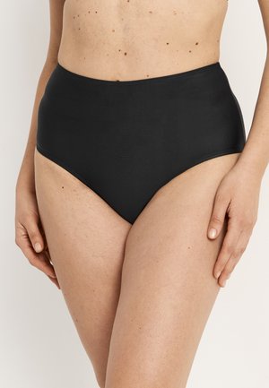 Højtsiddende sort bikini-bund lavet af glat stof, der har en ensfarvet og enkel design uden synlige mønstre eller hardware.