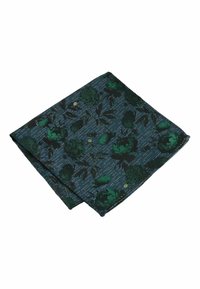 Mörkgrönt näsduk med blomsterpattern, vikt på vit bakgrund.