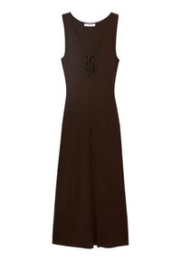 Hnědé bezramínkové šaty s výstřihem do V a detailem zavazování vpředu, vyrobené z hladkého materiálu, s volným, délky po kotníky.