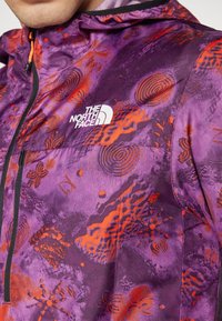 The North Face HIGHER RUN JACKET - Tuulejope - vivid flame