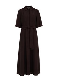 Rochie lungă, marron, cu mâneci scurte, guler, două buzunare pe piept și o curea asortată la talie. Țesătură netedă cu o textură ușoară.