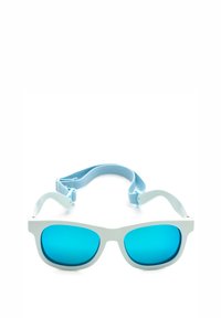 Sunglasses s modrým nádechem, s rámem z světle modrého plastu a odpovídajícím nastavovacím popruhem. Obdélníkové čočky a hladký, matný povrch.