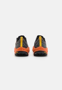 New Balance FRESH FOAM X HIERRO V8 - Løbesko trail - black
