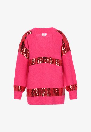 Lusket lyserød sweater med V-hals, fremhævet af brede vandrette striber i rødt og pailletmateriale på ærmer og kant.
