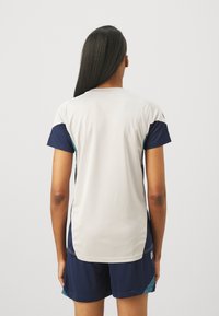 adidas Performance ARSENAL FC 25/26 TIRO 25 COMPETITION TRAINING JERSEY - Fotballdrakter - grey two/night indigo