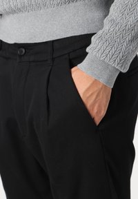 DRYKORN CHASY - Chino - schwarz