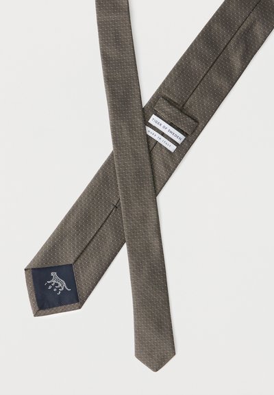 Καφέ μεταξωτή γραβάτα με σχέδιο, με ετικέτες Tiger of Sweden και Made in Italy, με μικρό κεντημένο λογότυπο τίγρης στην κάτω πλευρά.