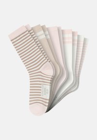 Sæt med ni sokker med en blanding af ensfarvede og stribede mønstre i bløde rosa, beige og hvide farver; lavet af bomuldsmateriale med en glat tekstur.