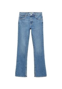 Jeans de mezclilla de tiro acampanado en color azul claro, con cinco bolsillos, cierre de botón y un sutil desgaste, con acentos de dobladillo sin terminar en las piernas.