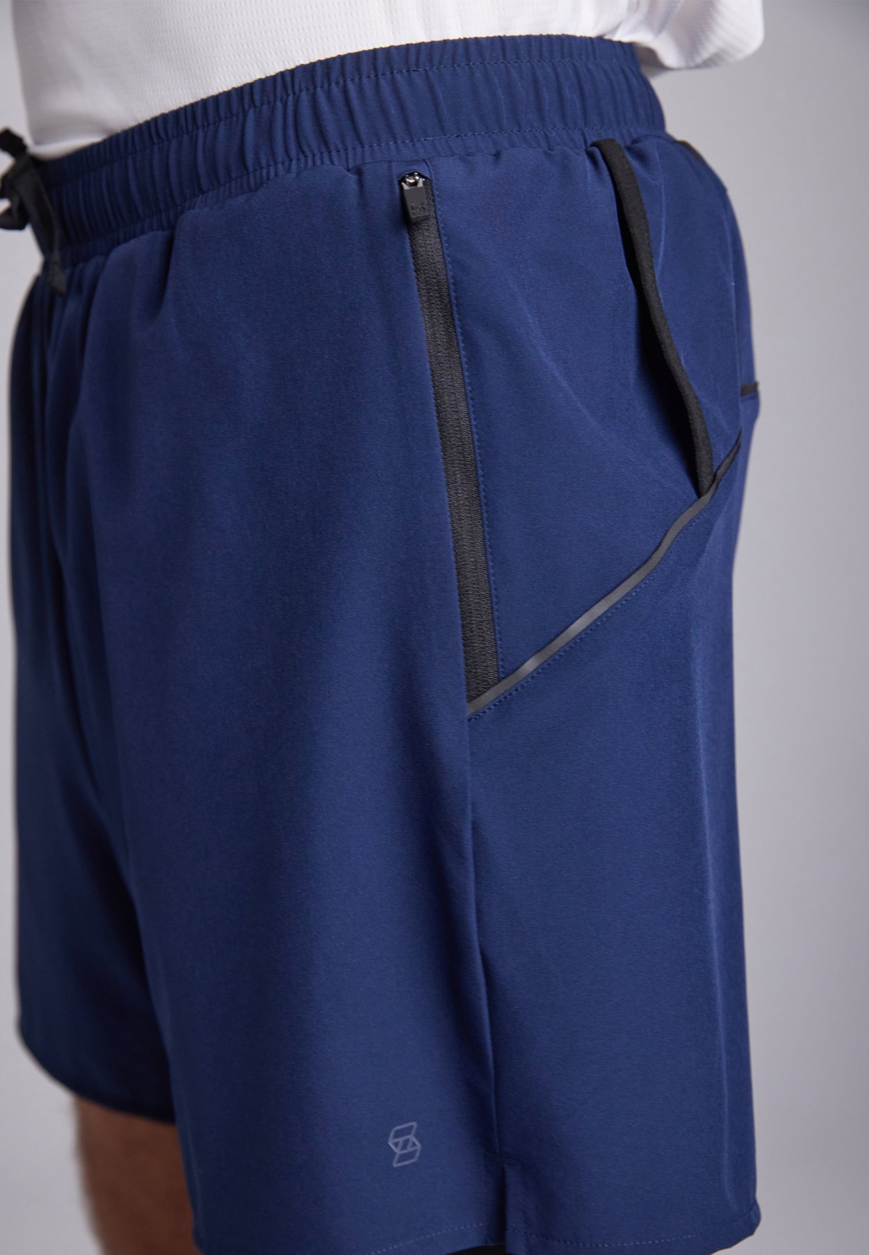 RUNNING SHORTS WITH CONTRAST DOUBLE-LAYER