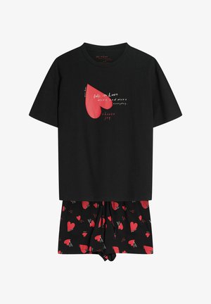 Czarny zestaw piżam z krótkim rękawem z czerwonymi sercami i napisem „zakochuj się coraz bardziej każdego dnia, wybierz radość” na koszulce oraz wzorem serc na krótkich spodenkach.