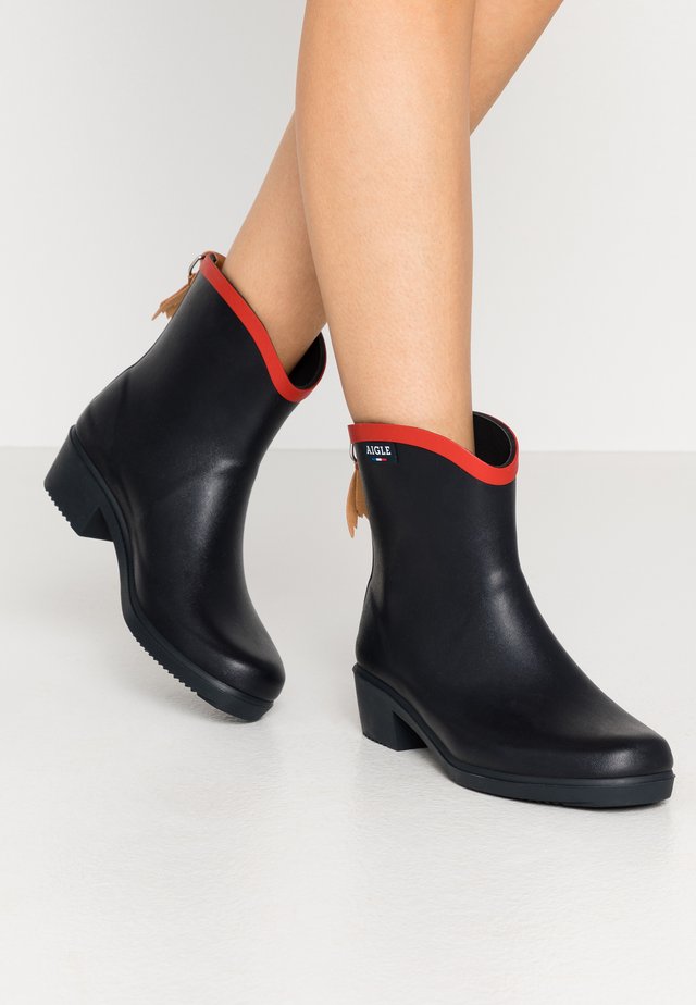 MISS JULIETTE  - Bottes en caoutchouc - marine/rouge