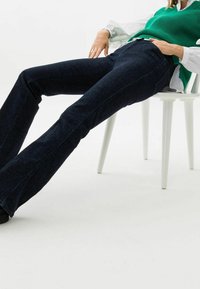 BRAX Vaqueros bootcut - dark-blue denim