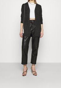 Vero Moda Neuletakki - black