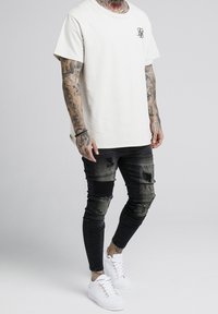 SIKSILK Jeansy Zwężane