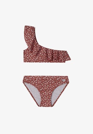 Bikini set met een top met één schouder en ruches in roestrood met een wit bloemenpatroon; bijpassende bikini onderkant met soortgelijke designelementen.