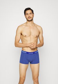 Calvin Klein Underwear LOW RISE TRUNK STRETCH 3 PACK - Cuecas boxer - blue